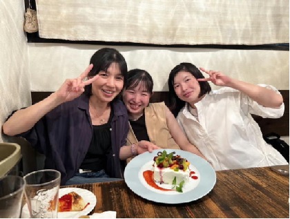 家族での結婚記念日祝いの様子