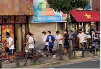 堺学生ボランティアの方々と合同でランニングパトロールを行っている様子