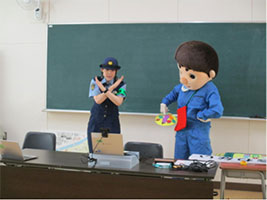 リモートによる防犯教室の様子