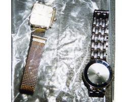 丸型腕時計、角型腕時計の写真