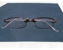 眼鏡（フレームなし、楕円形レンズ）の写真