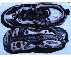 黒色運動靴（28センチ）の写真