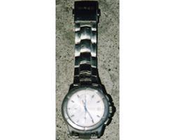 丸型腕時計（WIRED製、銀色）の写真
