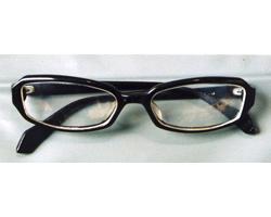 黒縁眼鏡の写真