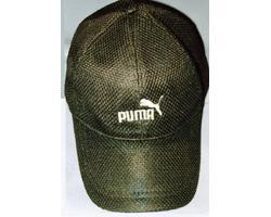 黒色キャップ帽子（PUMAと記載）の写真