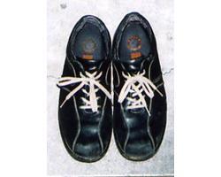 黒色紐靴（24.5センチ）の写真