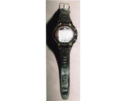腕時計（黒色、デジタル式、TELVAと記載）等の写真