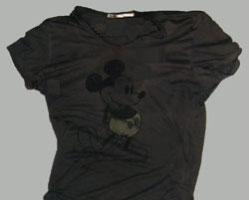 ねずみ色半袖Tシャツの写真