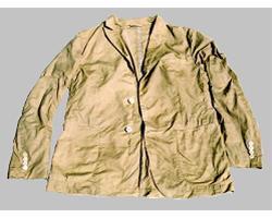 ベージュ色長袖襟付きシャツ（L.L.Bean）の写真
