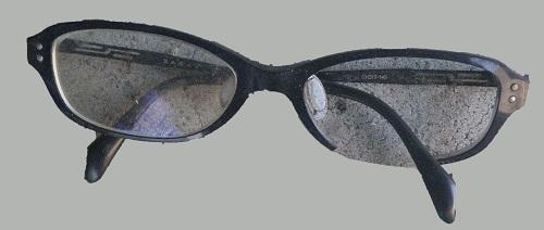 黒縁眼鏡の写真