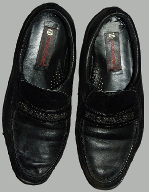 黒色革靴の画像