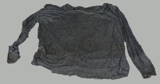 グレーロングTシャツの画像