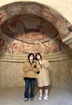 家族と旅行している様子
