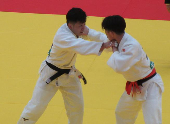 全日本シニア柔道体重別選手権大会での写真