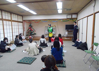 交通安全教室をおこなっている様子1