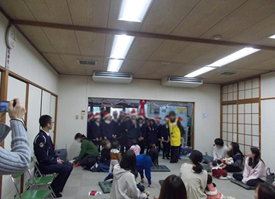 交通安全教室をおこなっている様子2