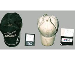 黒色キャップ帽（ミズノ）、白色キャップ帽（フィラ）の写真