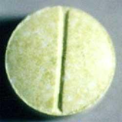MDMA錠剤の写真。緑色の錠剤