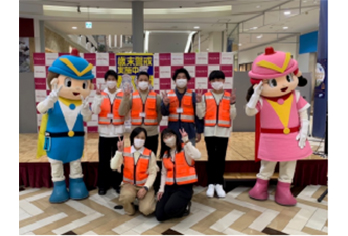 フーくん・ケイちゃん及びボランティアに参加した方々の集合写真