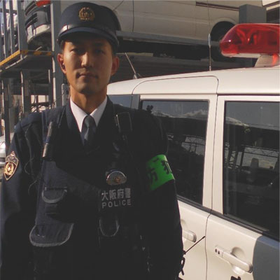 同志社大学出身の警察官の写真
