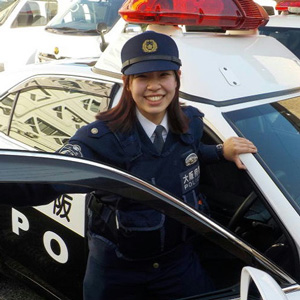 金岡高校出身の警察官の写真