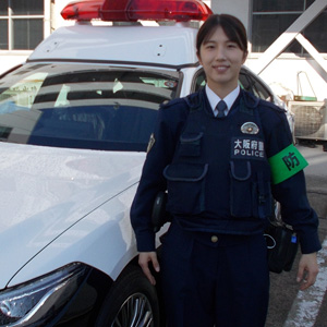 東奥義塾高校出身の警察官の写真